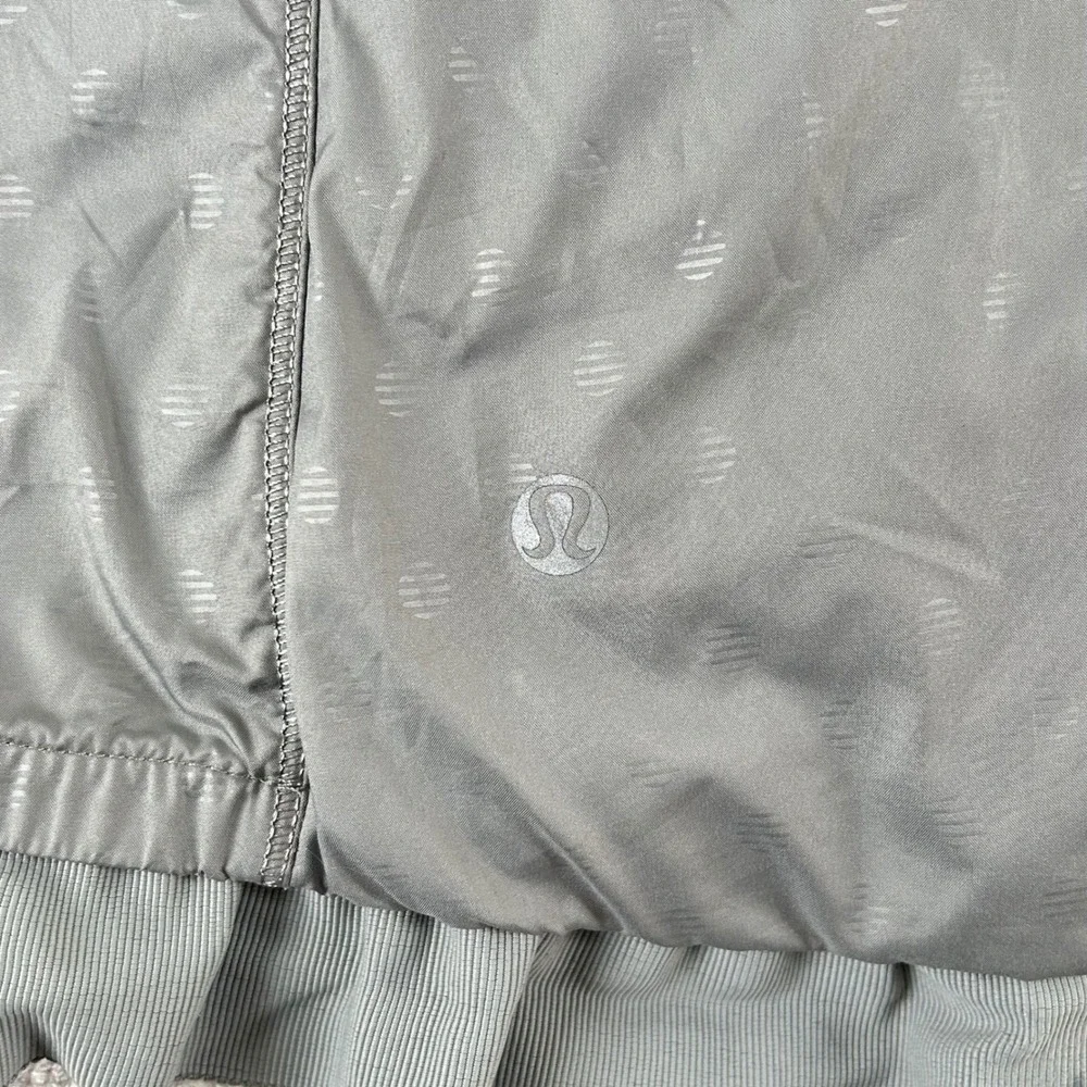 Lululemon Spring Fling Silver Polka Dot Lightweight Down Puffer Jacket‎ Ruffle S